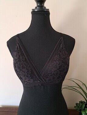 Knix Deep V Plunge Bra Black Lace Bra Size Medium Feminine Wireless Bralette